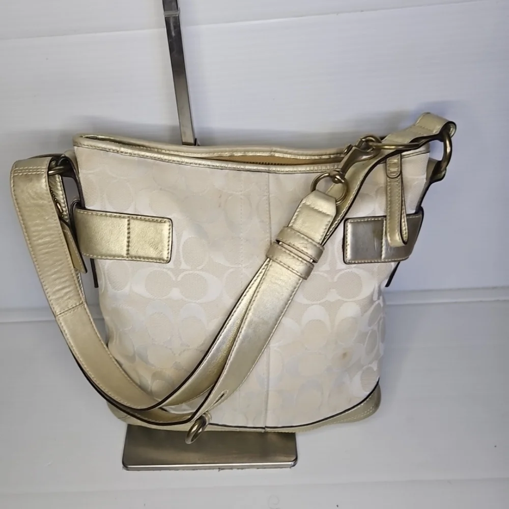 Vintge COACH Shoulder Bag Signature 2WAY Canvas And Leather With Metallic Gold .